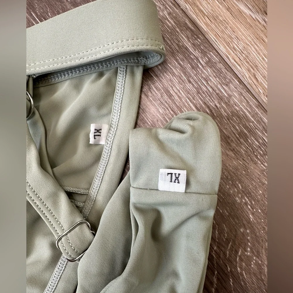 #4) 🏝️New Bikini set XL green